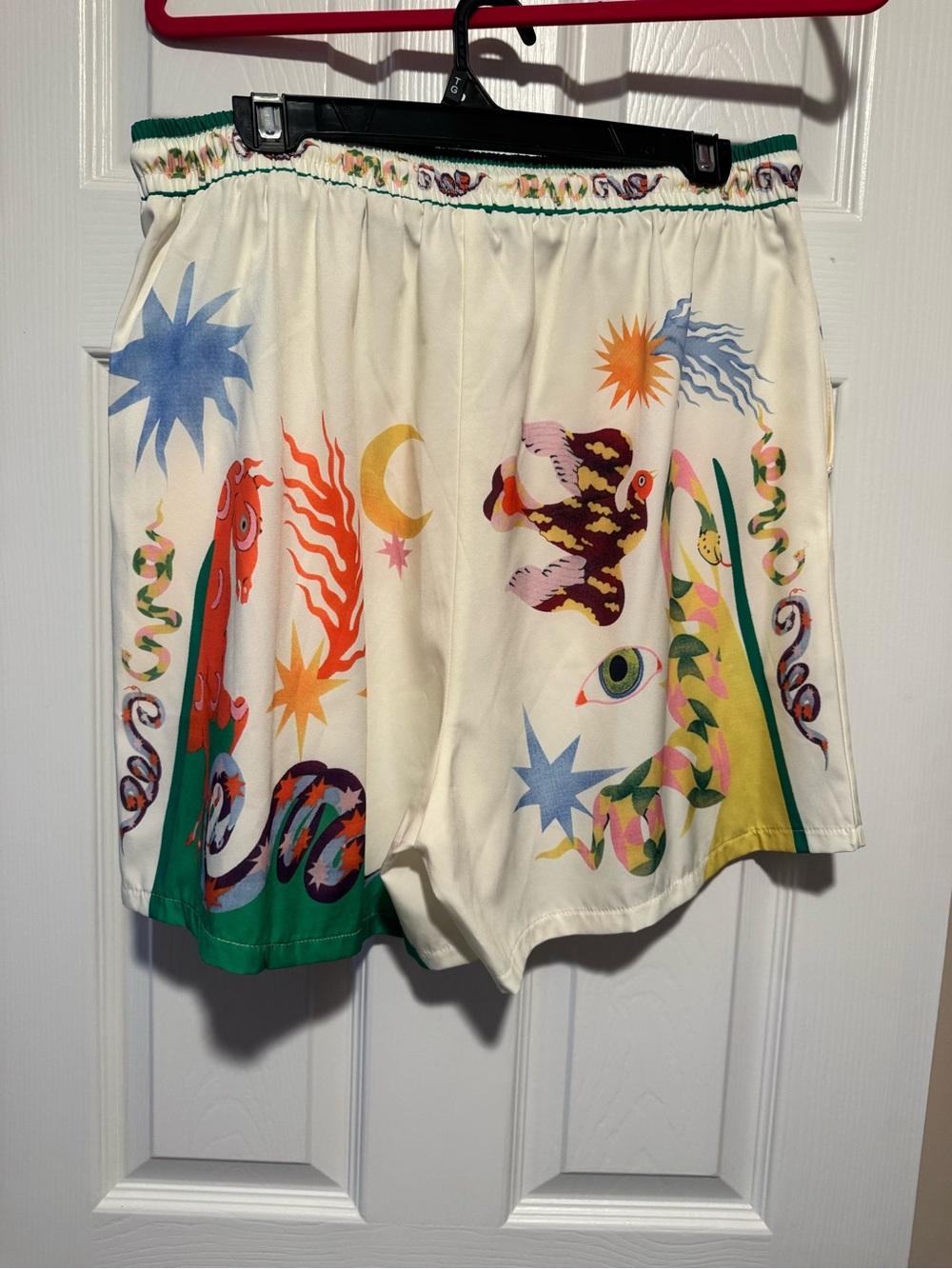 Women's Ivory Shorts with Multicolor Print XL - Picture 3 of 3
